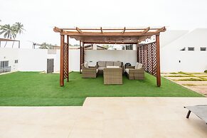 Tills Beach Hotel