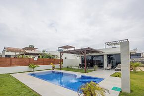 Tills Beach Hotel