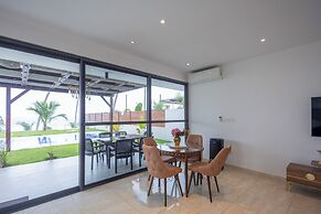 Tills Beach Hotel