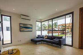 Tills Beach Hotel