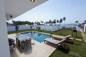 Tills Beach Hotel
