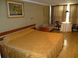 Hotel Holiday Suites