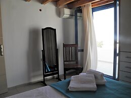 Santorini Traditional Suites
