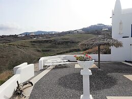 Santorini Traditional Suites