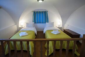Santorini Traditional Suites