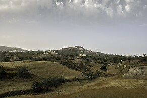 Santorini Traditional Suites