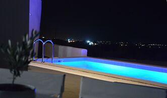 Santorini Traditional Suites