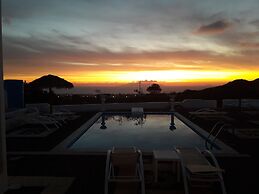 Santorini Traditional Suites