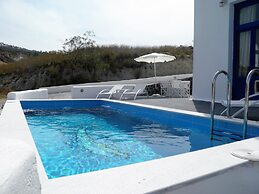 Santorini Traditional Suites