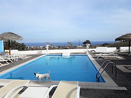 Santorini Traditional Suites