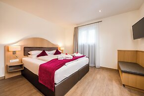 Villa Ludwig Suite Hotel & Chalet