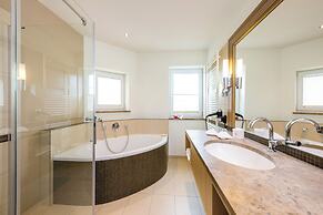 Villa Ludwig Suite Hotel & Chalet