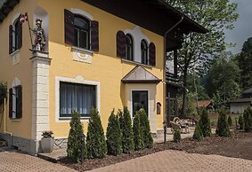 Villa Ludwig Suite Hotel & Chalet