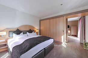 Villa Ludwig Suite Hotel & Chalet