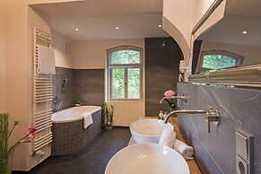 Villa Ludwig Suite Hotel & Chalet