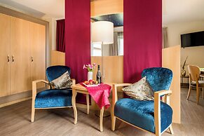 Villa Ludwig Suite Hotel & Chalet