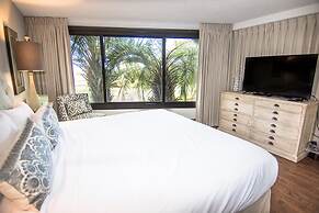 Beachside Towers at Sandestin by Panhandle Getaways