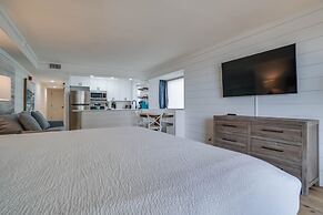 Beachside Towers at Sandestin by Panhandle Getaways