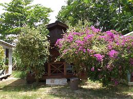 Beach Road Cottages at Jah Bs