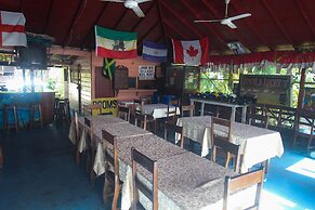 Beach Road Cottages at Jah Bs