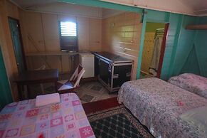 Beach Road Cottages at Jah Bs