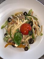 Roxy Fishing Club Y Hotel