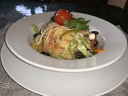 Roxy Fishing Club Y Hotel