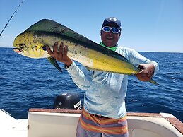 Roxy Fishing Club Y Hotel