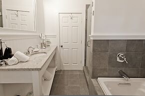 The Platinum Pebble Boutique Inn - Adults Only