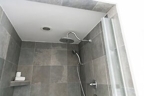 The Platinum Pebble Boutique Inn - Adults Only
