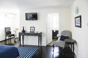 The Platinum Pebble Boutique Inn - Adults Only
