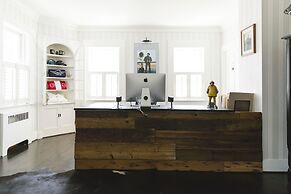 The Platinum Pebble Boutique Inn - Adults Only