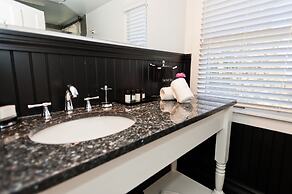 The Platinum Pebble Boutique Inn - Adults Only