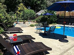 The Platinum Pebble Boutique Inn - Adults Only