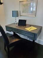 The Platinum Pebble Boutique Inn - Adults Only