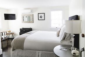 The Platinum Pebble Boutique Inn - Adults Only