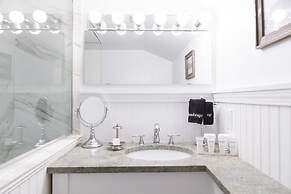 The Platinum Pebble Boutique Inn - Adults Only