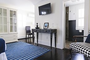 The Platinum Pebble Boutique Inn - Adults Only