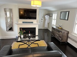 The Platinum Pebble Boutique Inn - Adults Only