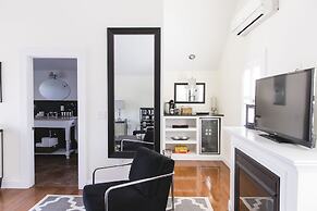 The Platinum Pebble Boutique Inn - Adults Only