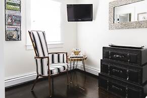 The Platinum Pebble Boutique Inn - Adults Only