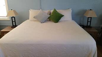 Knight's Key Suites
