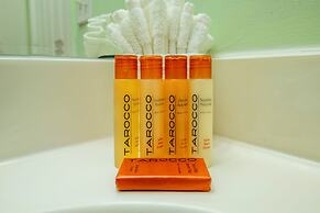 Drifting Sands Oceanfront Hotel