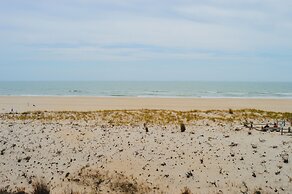 Drifting Sands Oceanfront Hotel