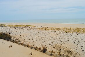 Drifting Sands Oceanfront Hotel