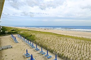 Drifting Sands Oceanfront Hotel