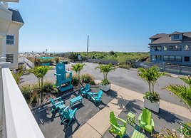 Drifting Sands Oceanfront Hotel