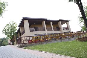 Chinar Family Resort