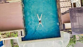 Golden Tulip Essential Tangerang