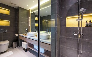 Queenco Hotel & Casino